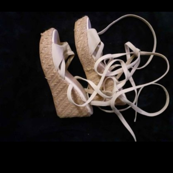 Lace up heels - Picture 1 of 3